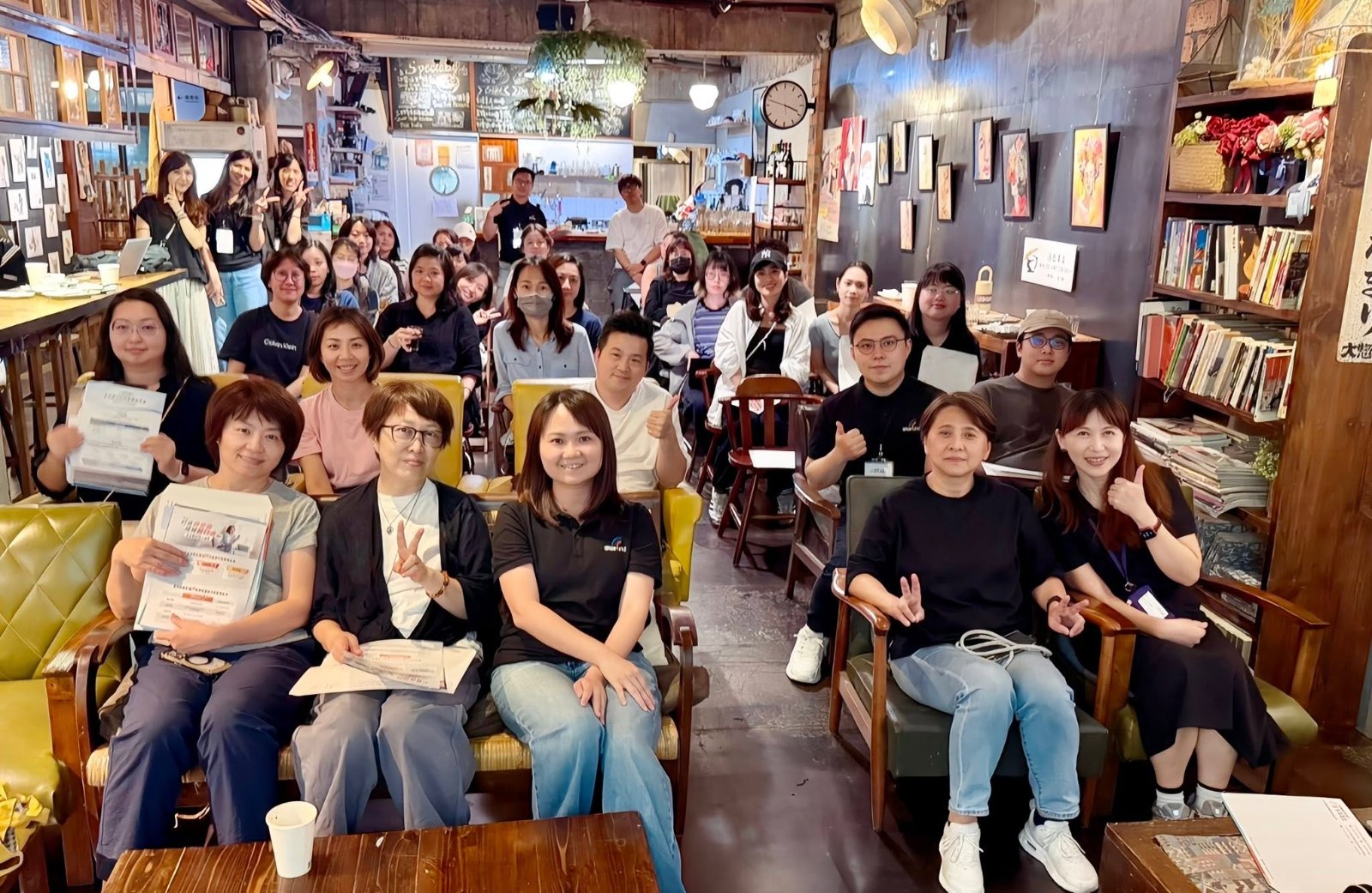 夢想很重要,肚子更重要:當電影人在咖啡館裡,認真聽一堂理財課